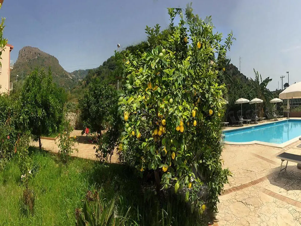 Aparthotel Residence Villa Mare Taormina Letojanni