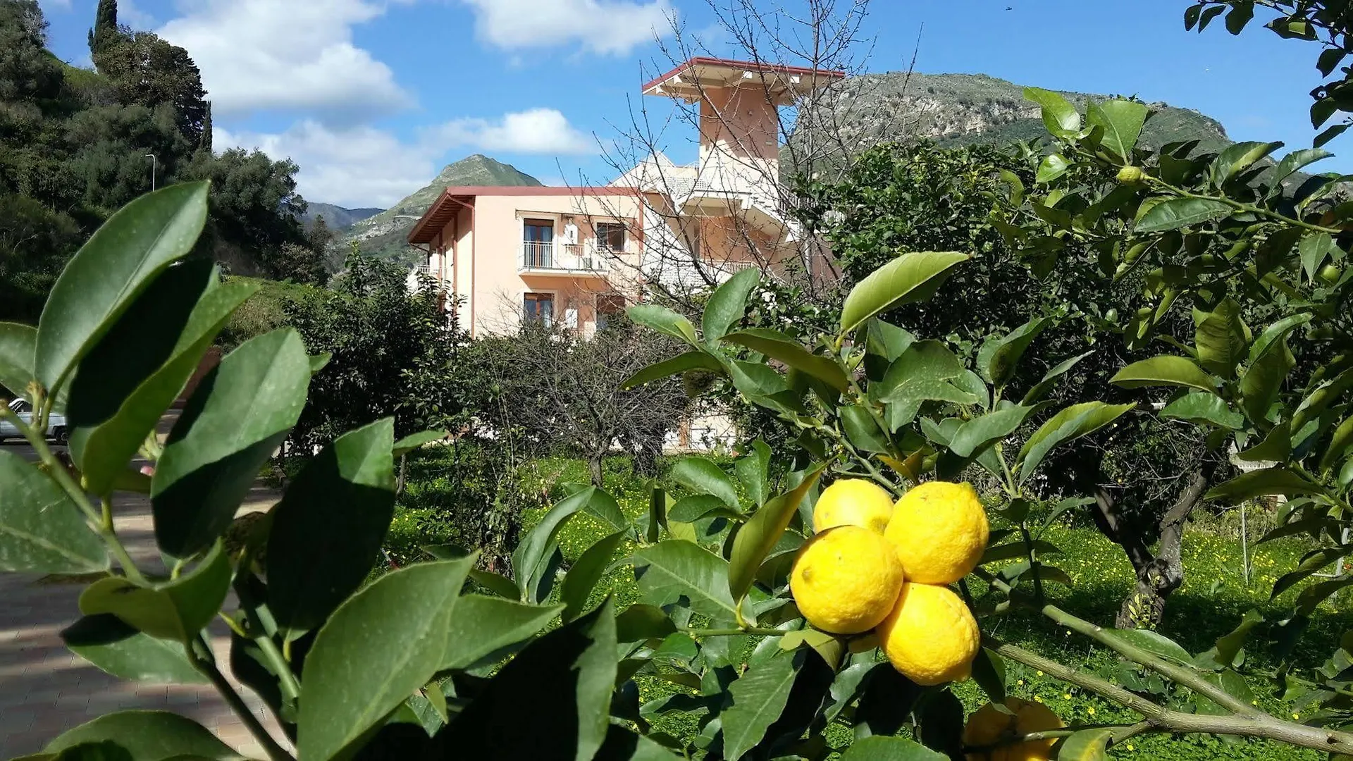 Residence Villa Mare Taormina Letojanni Aparthotel