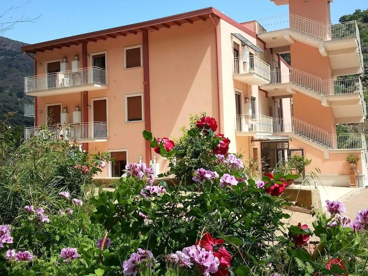 Residence Villa Mare Taormina Letojanni 3*,