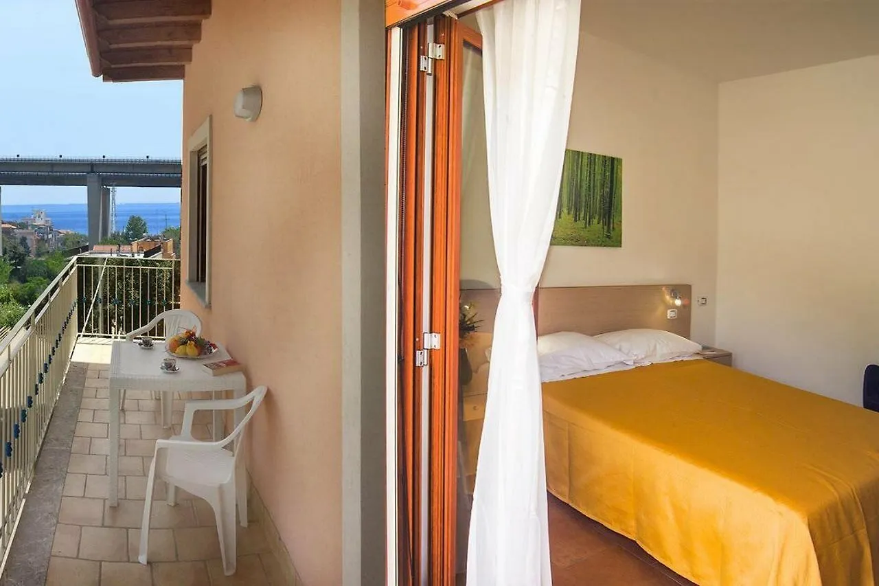 *** Aparthotel Residence Villa Mare Taormina Letojanni Italy