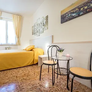 Bed & Breakfast Dolce Luna&parcheggio Privato Firenze